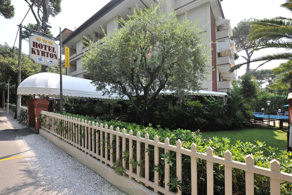 Hotel Kyrton Forte dei Marmi Buitenkant foto